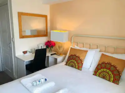 Grand Pier Guest House - 26