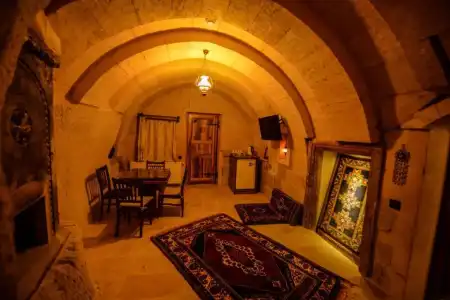 Vineyard Cave - 95