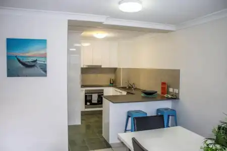 Surfers Beach Holiday Apartments - 113