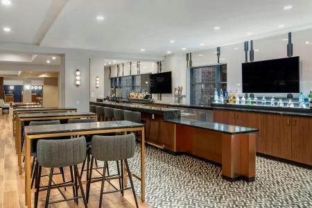 Sheraton Suites Old Town Alexandria - 39