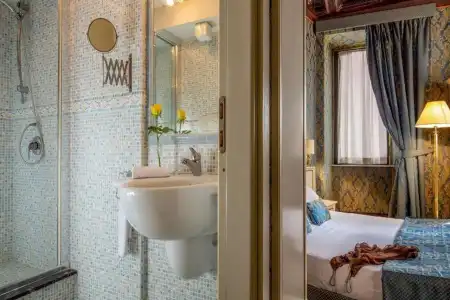 Residenza Canova Tadolini Luxury Rooms & Suites - 15