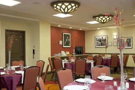 Hilton Garden Inn Milwaukee Downtown - 23