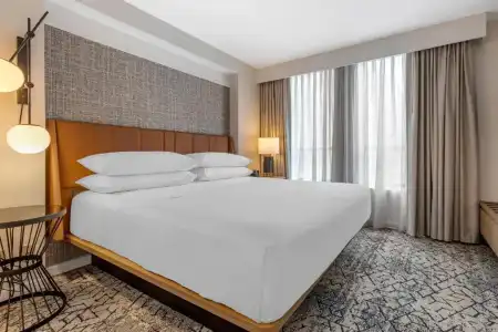 Sheraton Suites Old Town Alexandria - 115