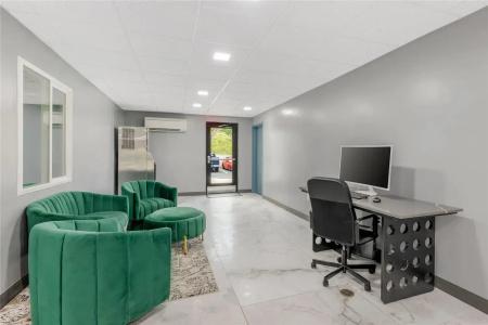 Quality Inn - 6