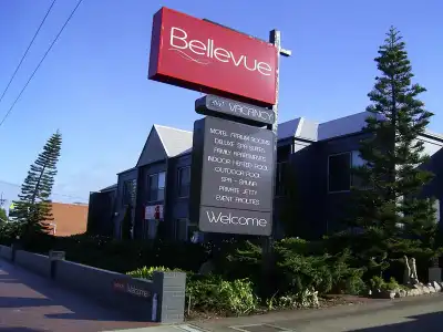 Bellevue on the Lakes - 0