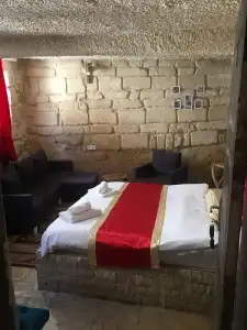Stone Age Mansion - 35