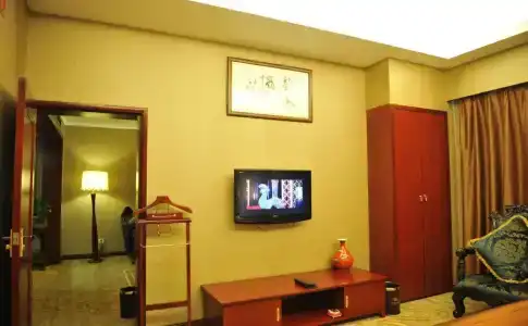 Kunming Zhong Huang - 3