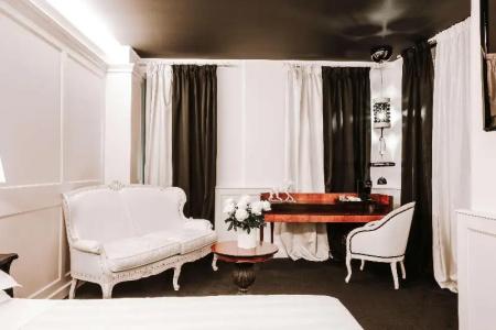 The Glam Boutique & Apt - 30