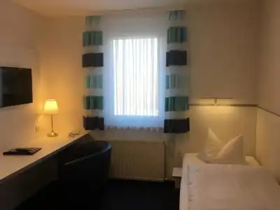 & Restaurant Park Cafe ISA - 27