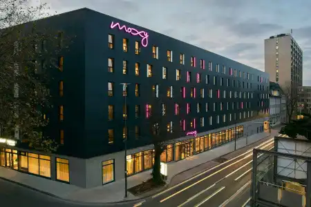 Moxy Essen City - 34