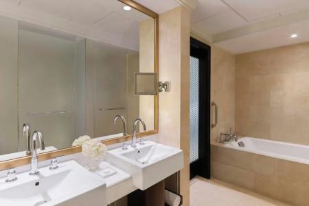 The Ritz-Carlton Abu Dhabi, Grand Canal - 39