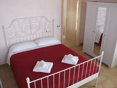 Insolent Inn - 3