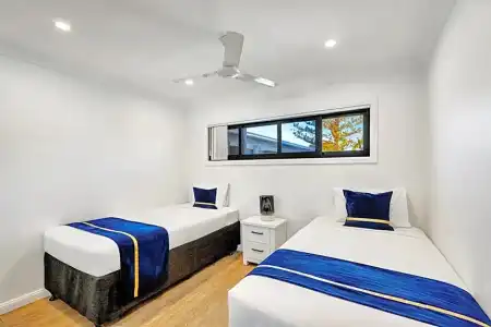 Montego Mermaid Beach Motel - 89