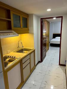 Mall Suites - 421