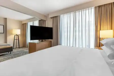 Sheraton Suites Old Town Alexandria - 75