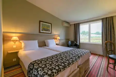 KYRIAD PRESTIGE BEAUNE - Le Panorama - 53