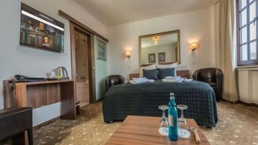 Und Restaurant Löwenbräu Köln - 84