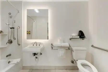 Best Western Plus LA Mid Town - 51