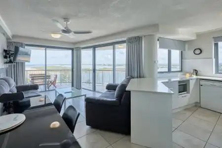 Centrepoint Holiday Apartments - 4