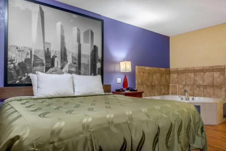 Quality Inn Columbus-East - 18