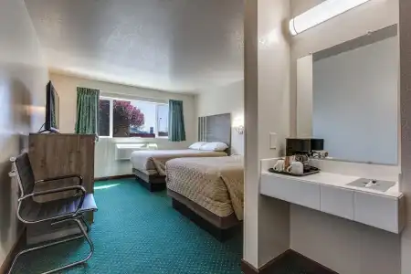 Coachman Inn - 6