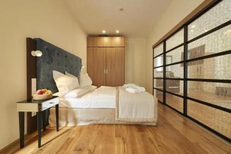 HiLight Suites - 117