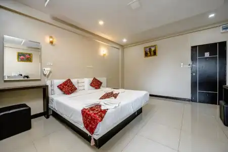 Gold Airport Suites - 37