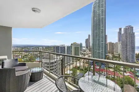 Surfers Century Oceanside Apartments - 226