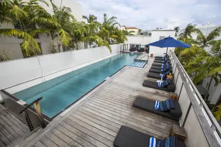 Posh South Beach Hostel - 20