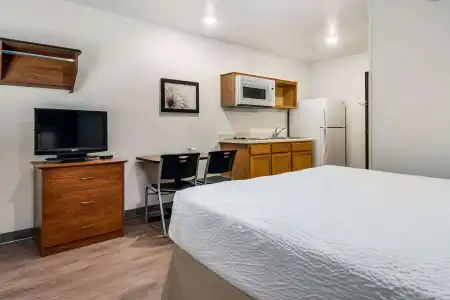 WoodSpring Suites Abilene - 28