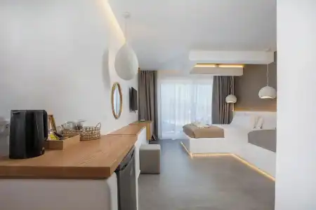 Lambis Studios & Apartments - 30