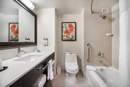 Holiday Inn Vancouver-Centre - 28