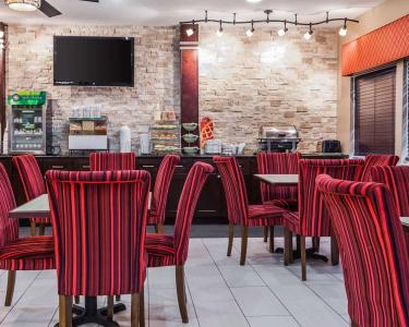 Quality Inn & Suites des Moines Airport - 20