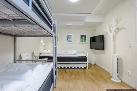 City Hostel - 43
