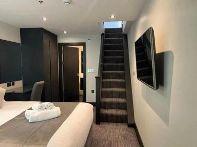 Hatton Garden - 90