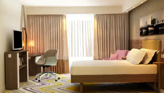 Hampton by Hilton Dubai Airport - 4