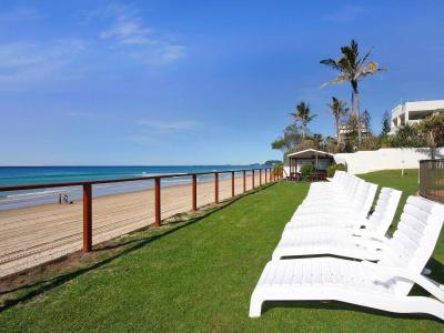 Spindrift on the Beach - 11