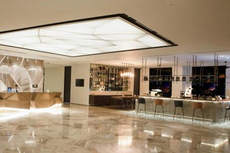 Renaissance Riverside Saigon - 35