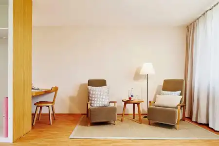 Greulich Design & Boutique - 10