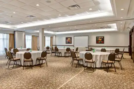 Hilton Garden Inn Toronto/Burlington - 14