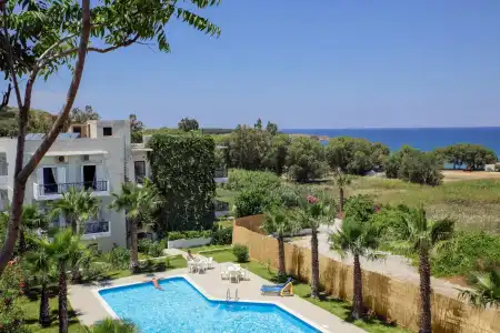 Sea View & Apartments - 18