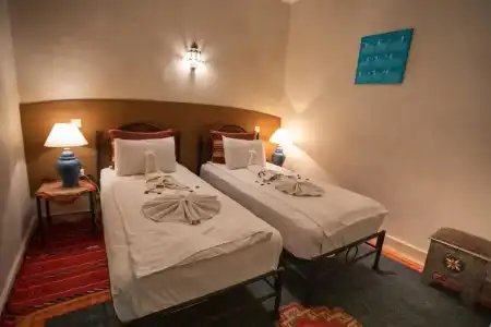 Riad Losra - 66