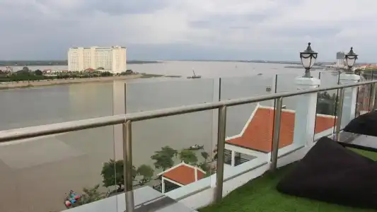 Paragon Central & Sky Bar - 7