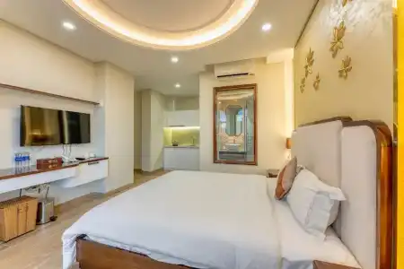 Golden Tree & Apartment - 49