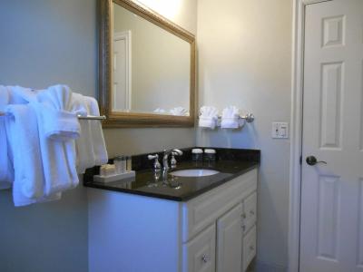 Carmel Bay View Inn - 7