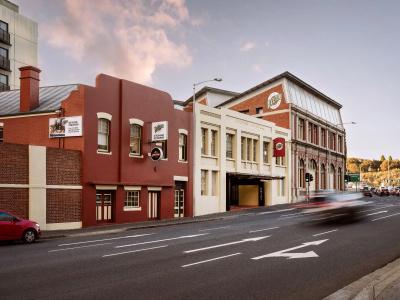 The Old Woolstore Apartment - 36