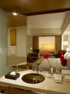 Trident, Nariman Point, Mumbai - 8