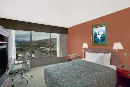 Ramada by Wyndham Reno and Casino - 5
