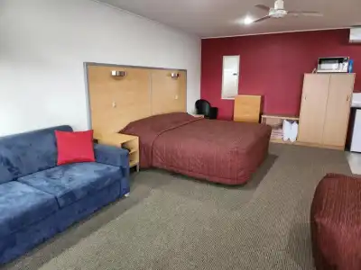 Landmark Manor Motel - 40