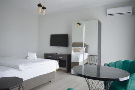 Green Hills Suites - 38